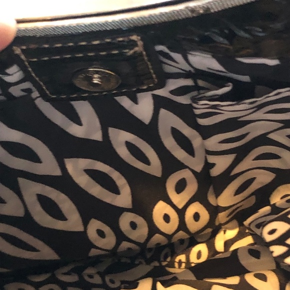 Nice looking clutch with metal handle and snap inside,  real clean, like new - Picture 6 of 6